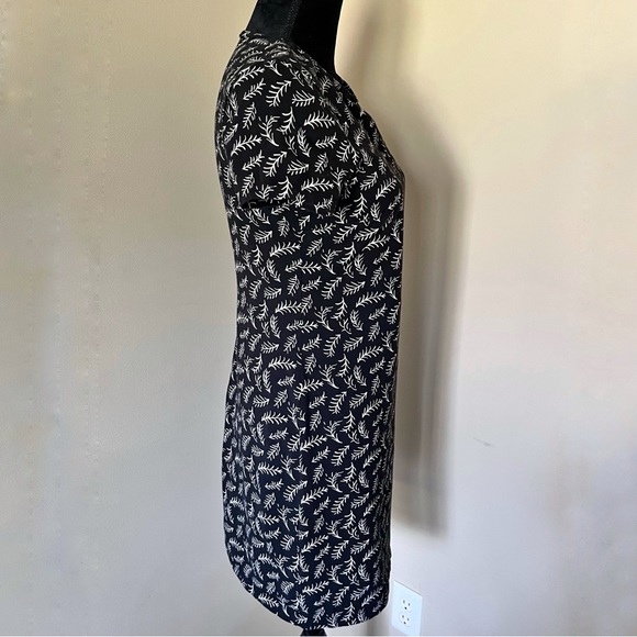 OLD NAVY Women's Sz Petite M Black Leaf Print Stretch Knit Dress - Picture 5 of 8